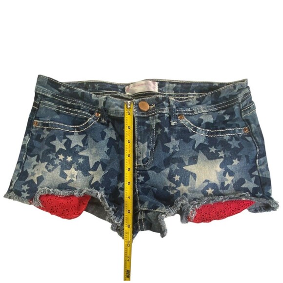 No Boundaries Denim Cutoff Shorts Stars & Red Lace Trim Pockets Frayed Hem Y2K - Picture 5 of 8